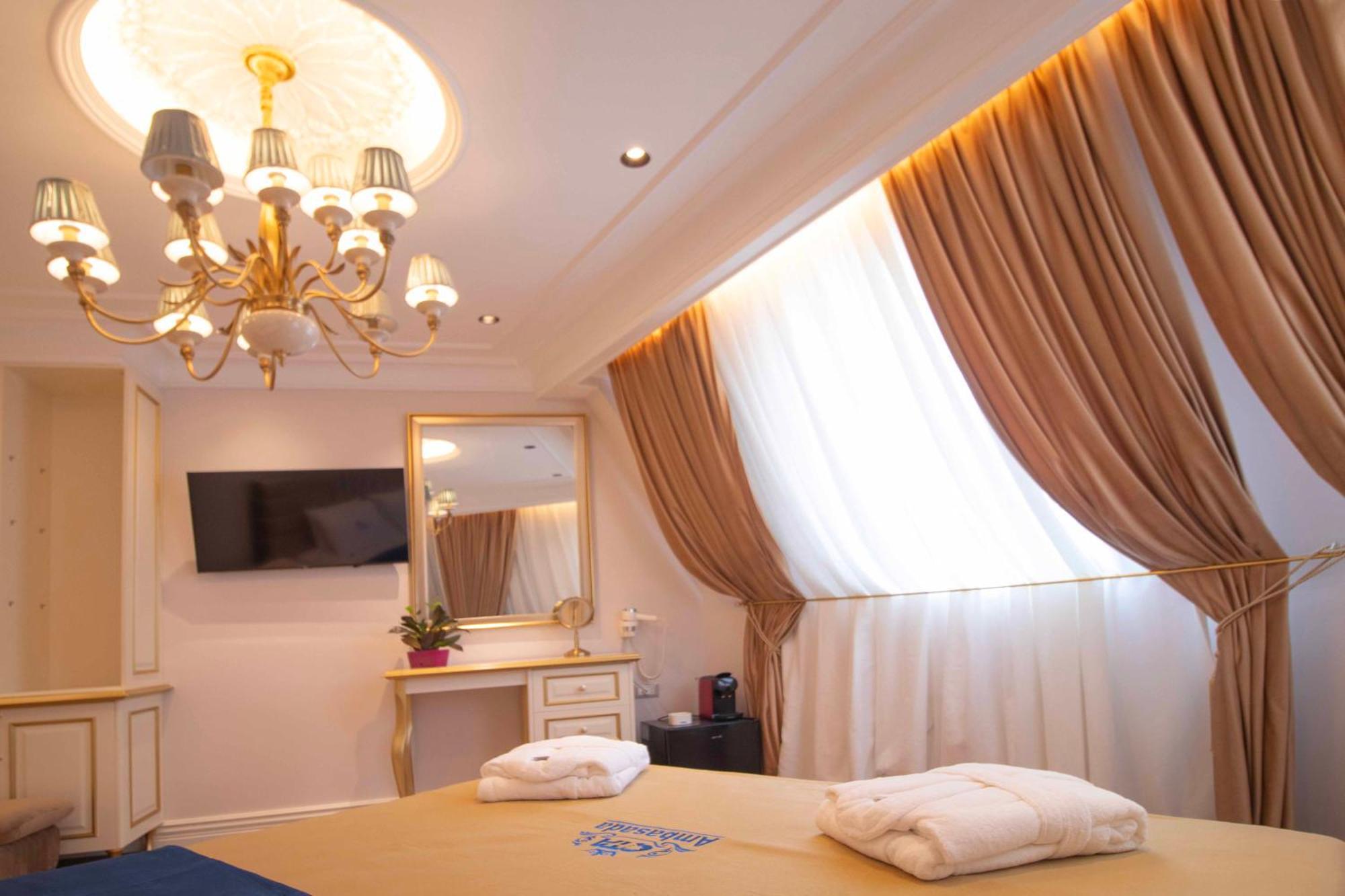 Hotel Ambasada Qta Patza-Kuqani Zewnętrze zdjęcie